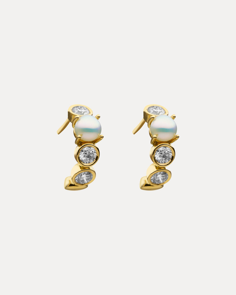 18CT YELLOW GOLD DIAMOND AND PEARL HUGGIE UMA EARRINGS