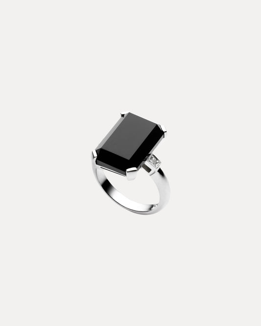 18CT ONYX & DIAMOND BROADWAY RING