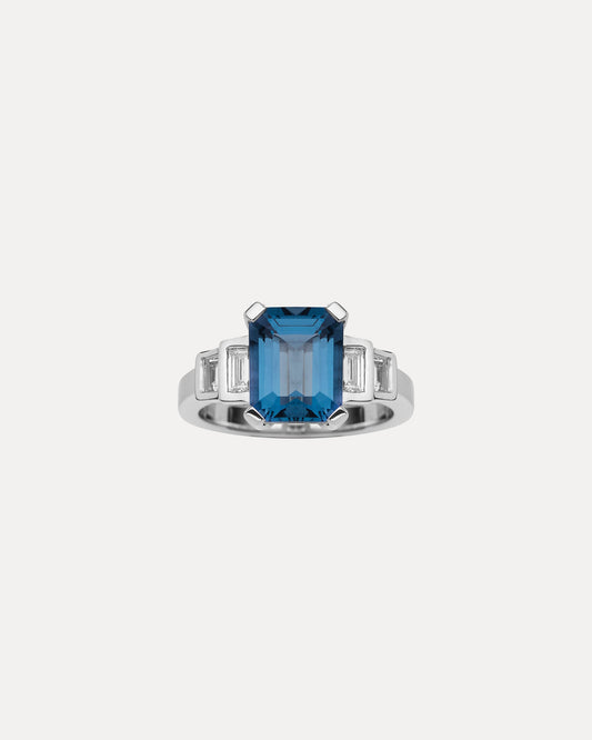 18CT LONDON BLUE TOPAZ & DIAMOND MONTMARTRE RING