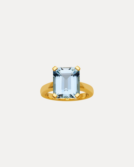 18CT EMERALD CUT AQUAMARINE RING