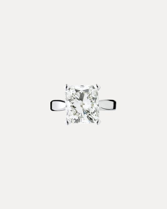 18CT RADIANT CUT DIAMOND RING